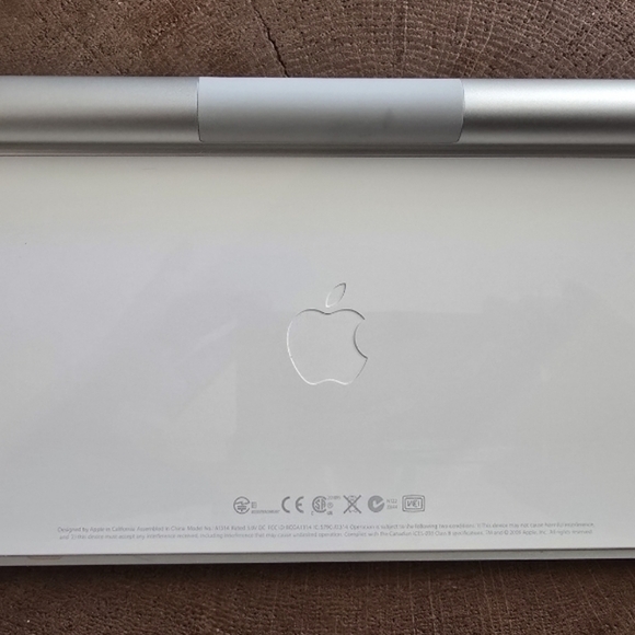 Apple Magic Keyboard 4th Gen - Picture 2 of 2